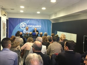 Encuentro de Carlos Izquierdo con afiliados y simpatizantes de la sede del PP de Leganés