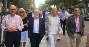 Emotivo encuentro de la Presidenta con afiliados, vecinos y simpatizantes en la caseta del PP de Leganés