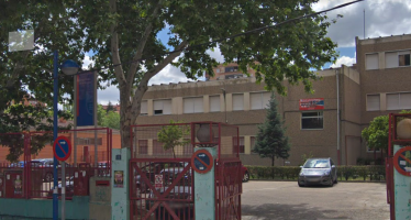 El gobierno autonómico del PP arreglará la cubierta del gimnasio del Colegio Luis de Góngora en Navidad y la del resto del centro, en verano